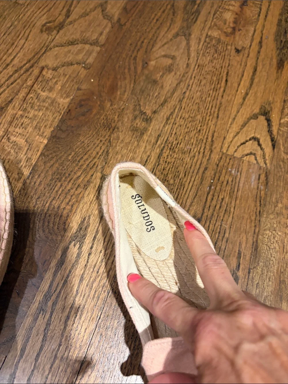 NWOT Saludos size 7Pink Canvas Espadrilles with Beach Umbrella & Chair Embroider